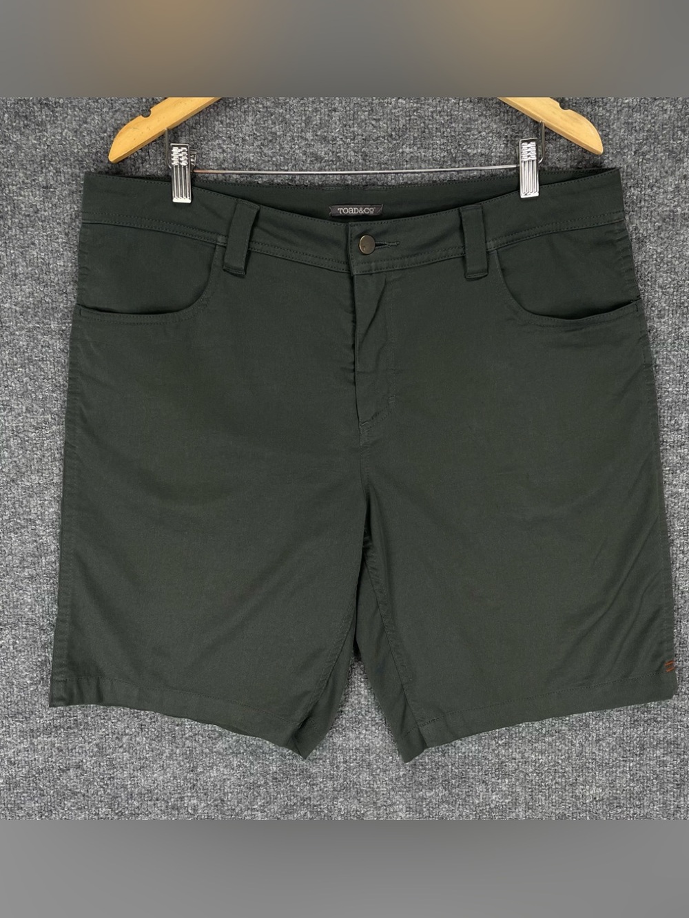 Toad & Co Shorts Men’s 36 Gray Chino Flat Front Canvas 10” Inseam Casual